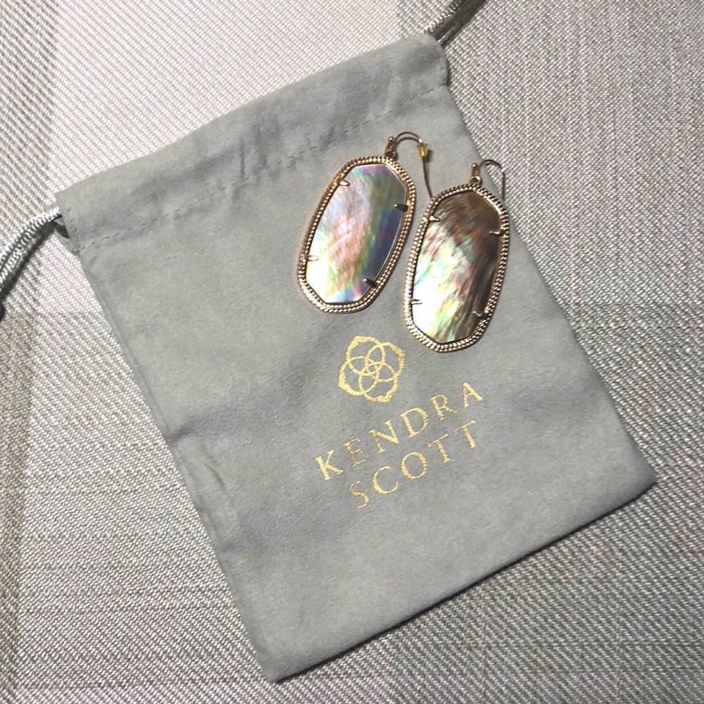 EUC Kendra Scott Danielle earrings.  Rose Gold